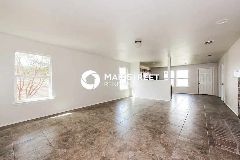 1625 Thorntree Ln — Photo 4