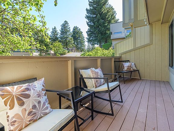 5th image of 5 Larkspur Lane