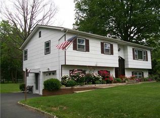 26 Gilchrest Rd, Congers, NY 10920