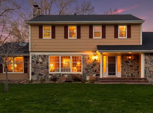 15400 Holdridge Rd E, Wayzata, MN 55391