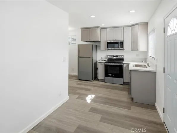 7721 Bell Ave, Los Angeles, CA 90001