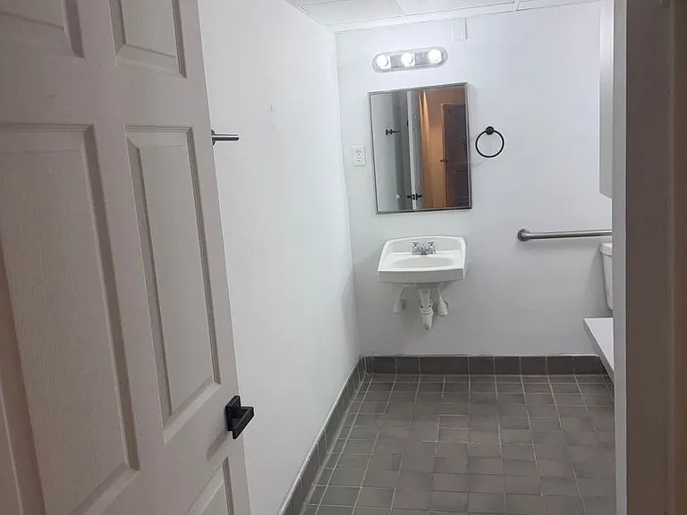 Park Place Apartments — Photo 16