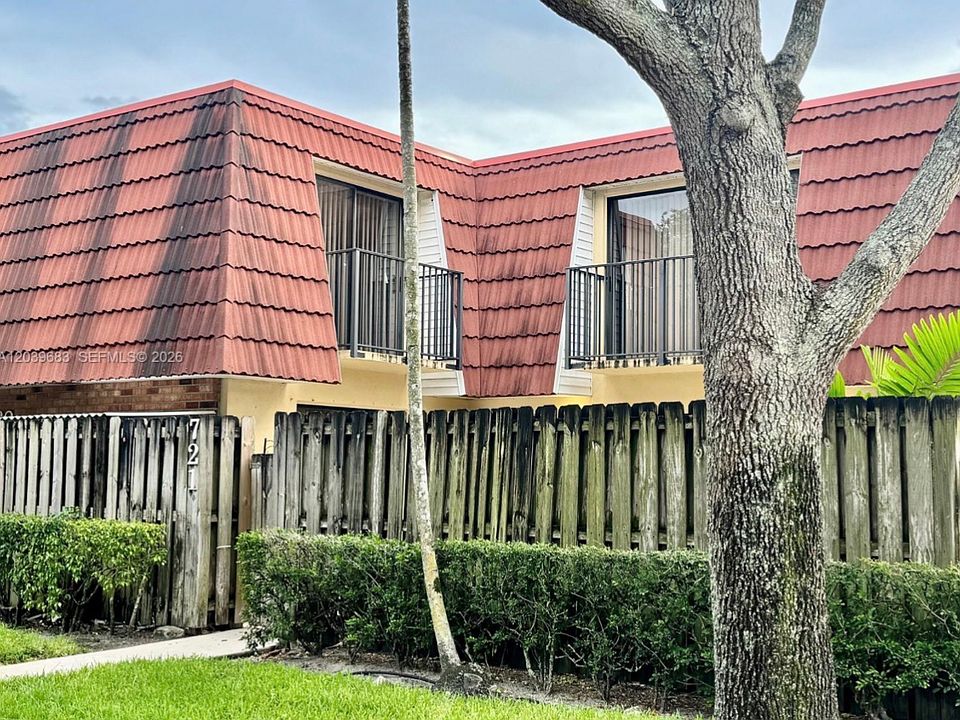 1st image of 721 NW 99th Cir