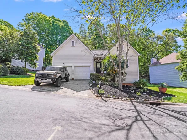 13817 Kings Carriage Ln, Charlotte, NC 28278