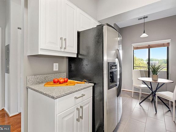 4th image of 6060 California Cir APT 605