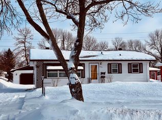 1606 17th St S, Fargo, ND 58103