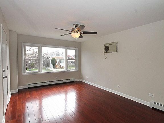 3rd image of 1223 Marengo Ave APT 2