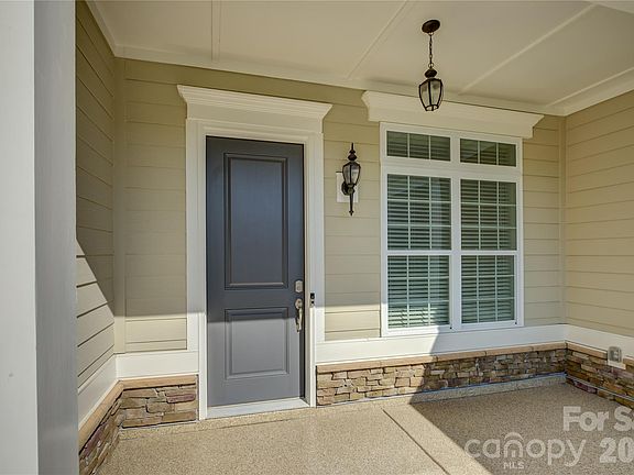 4th image of 82105 Standing Oak Dr