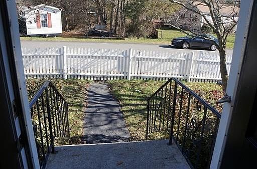 4th image of 184 Drew Ave