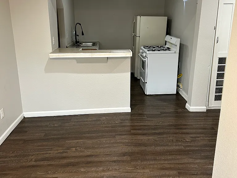 628 Orville Ave #4 — Photo 4
