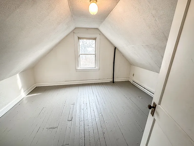 1409 Arlington Ave — Photo 10