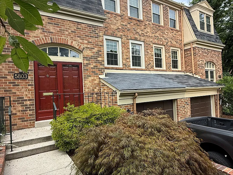 5803 Tudor Ln — Photo 1