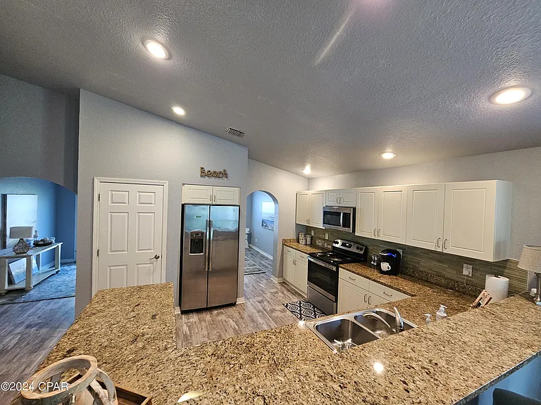 203 Brunswick Blvd — Photo 6