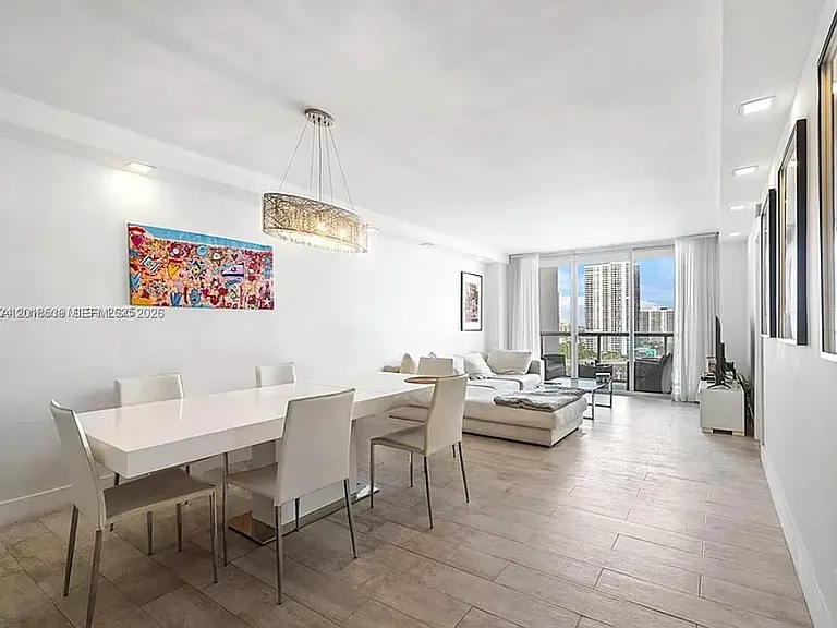 19390 Collins Ave #1519 — Photo 6