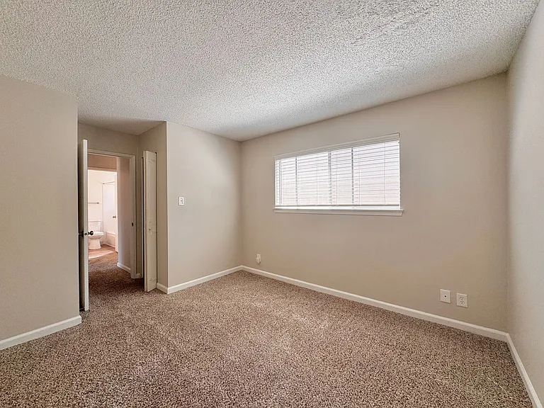 2409 Q Street — Photo 6