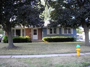 3313 Bel Aire Rd, Des Moines, IA 50310