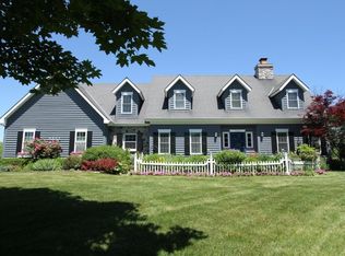 12406 N Madero Dr, Mequon, WI 53092