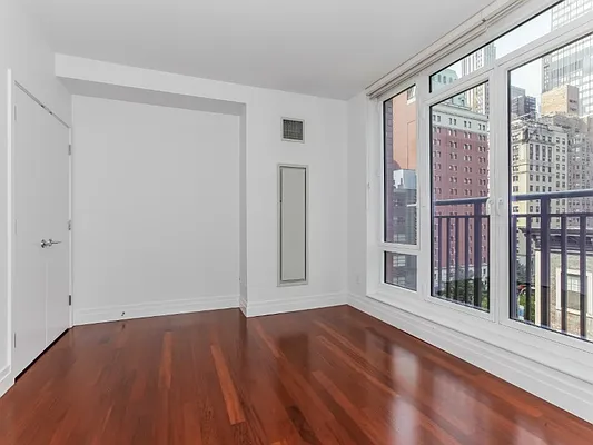 Rented by Sotheby's International Realty | media 13