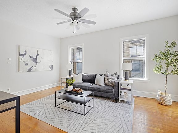 4th image of 220 E 19th St APT 104