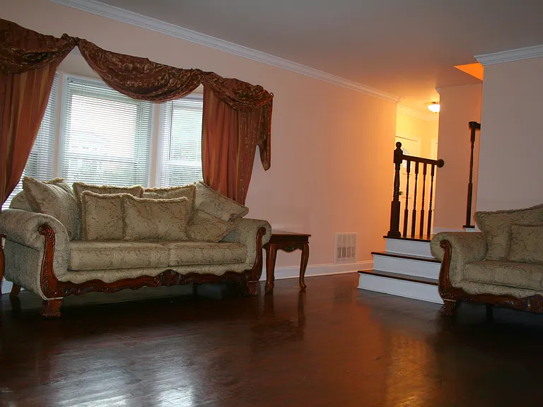 1519 N George Mason Dr — Photo 3