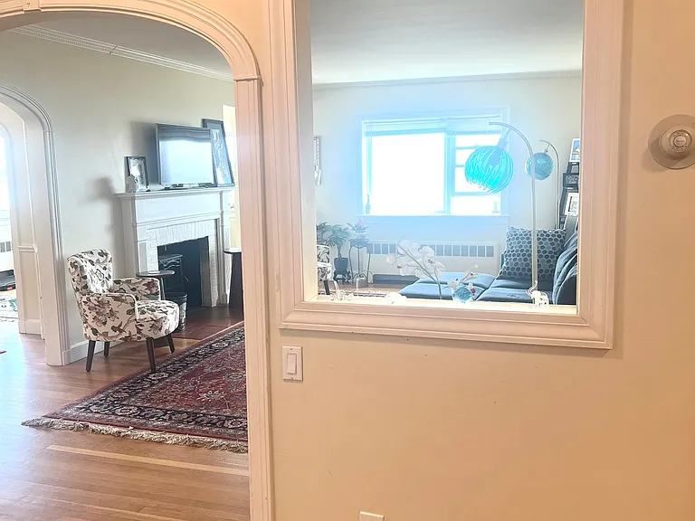 77 Lynn Shore Dr #1 — Photo 19