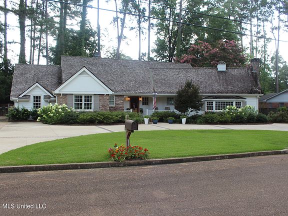 3rd image of 415 Perkins Dr
