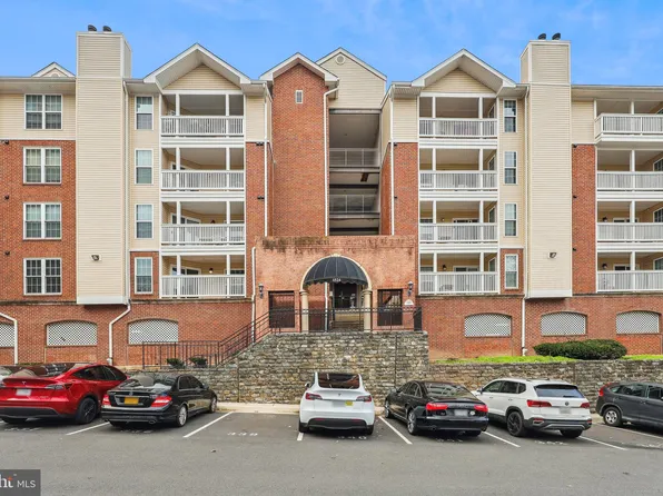 1524 Lincoln Way APT 101, Mc Lean, VA 22102