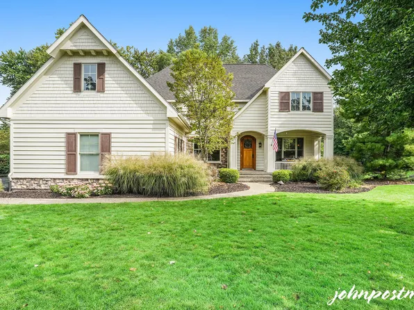 5669 Watermark Ct SE, Grand Rapids, MI 49546