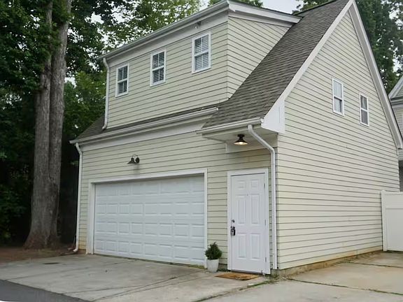 3rd image of 557 Jetton St #A