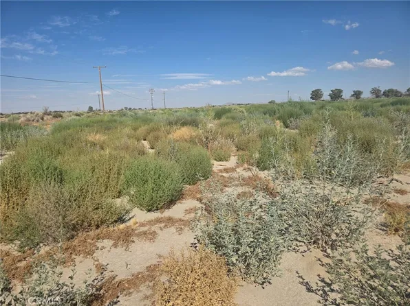 150 Ste Vic Lot 30, Palmdale, CA 93591
