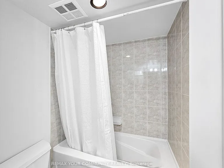 30 Harrison Garden Blvd #911 — Photo 12