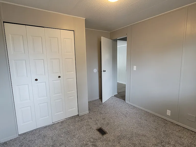 211 E 1st St #12 — Photo 6