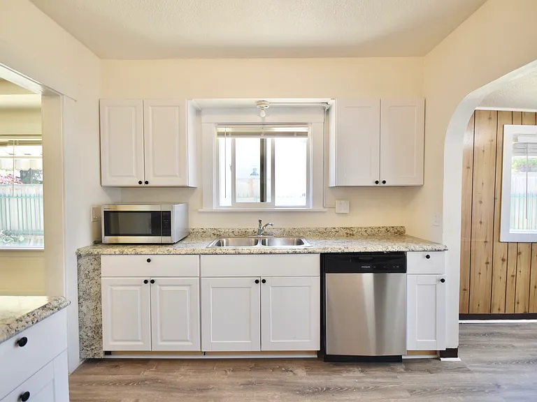 5841 NE 18th Ave — Photo 62