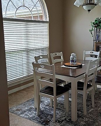 5th image of 2807 Foxwood Dr