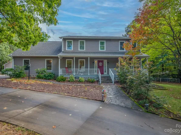 215 Hillcrest Dr, Columbus, NC 28722