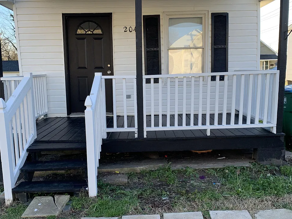 204 E Louisiana Ave