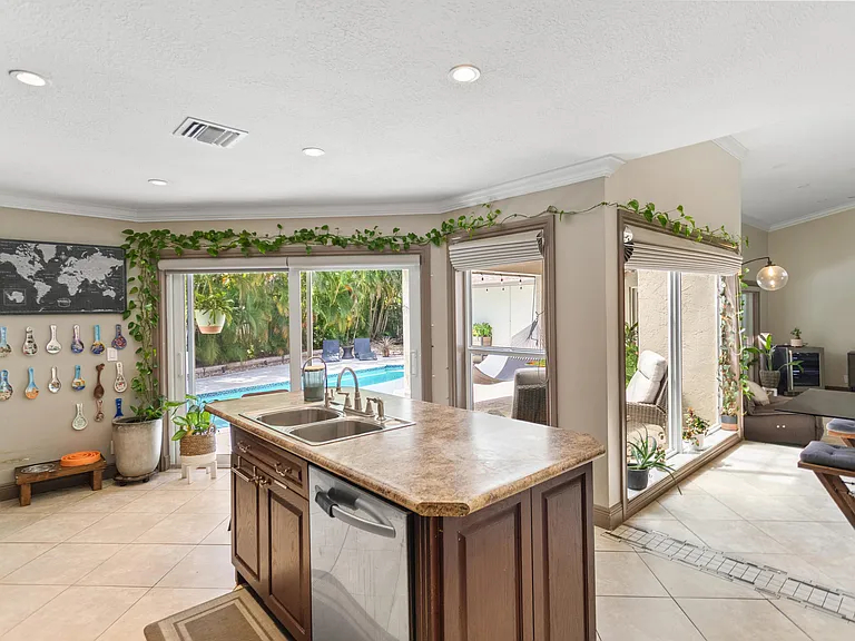 4050 NW 7th Ln — Photo 45