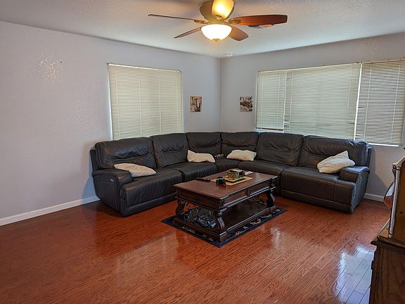 3rd image of 950 Redwood Blvd