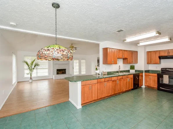 3315 Honey Creek Dr, Houston, TX 77082