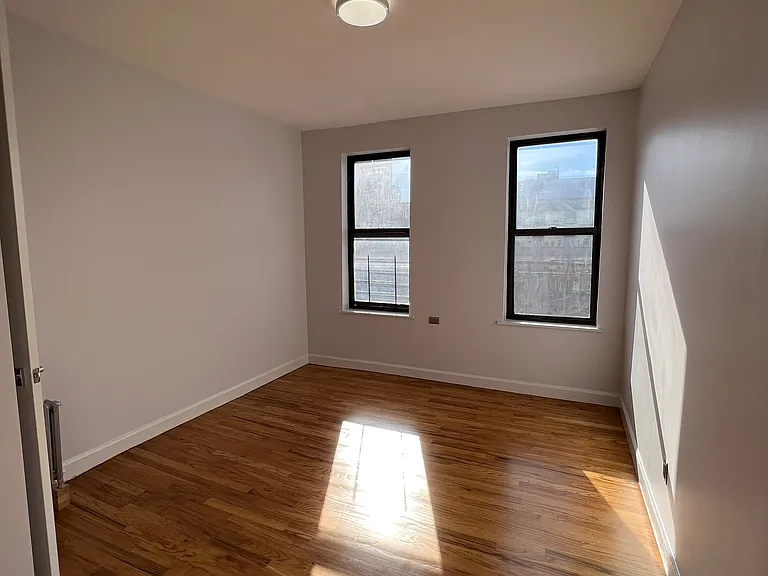 511 W 186th St #E2 — Photo 8