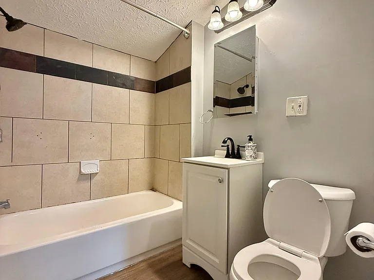 1427 W 54th St #3 — Photo 8