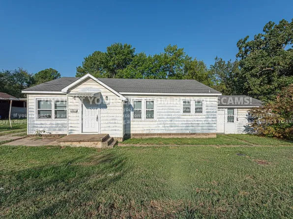 1323 N Garland Ave, Fayetteville, AR 72703