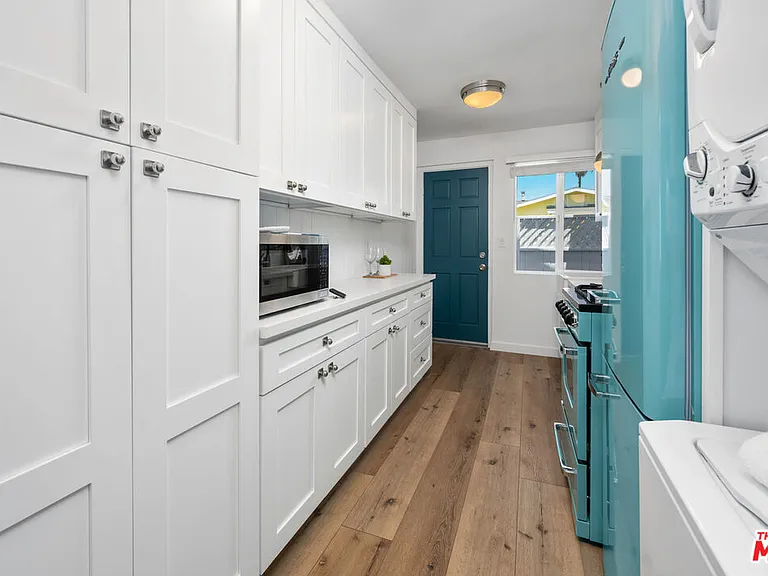 318 N Venice Blvd #B — Photo 10