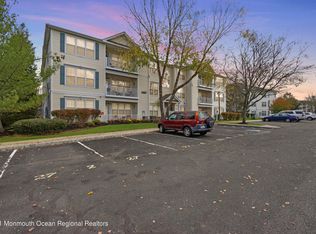 352 Saint Andrews Pl, Englishtown, NJ 07726