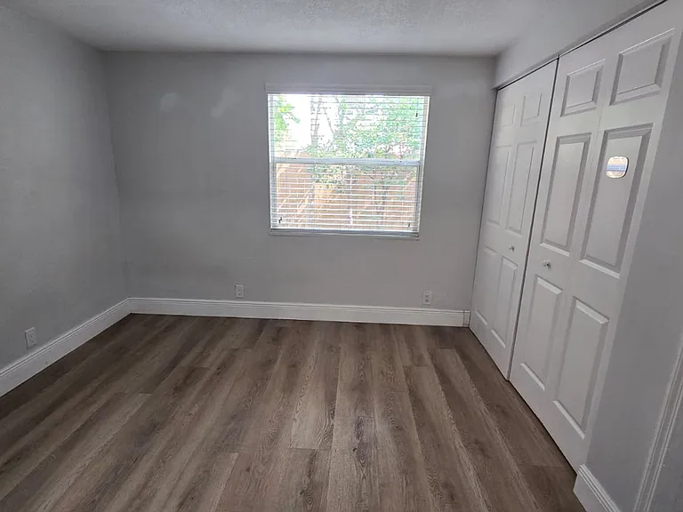 6511 Seminole Dr — Photo 11