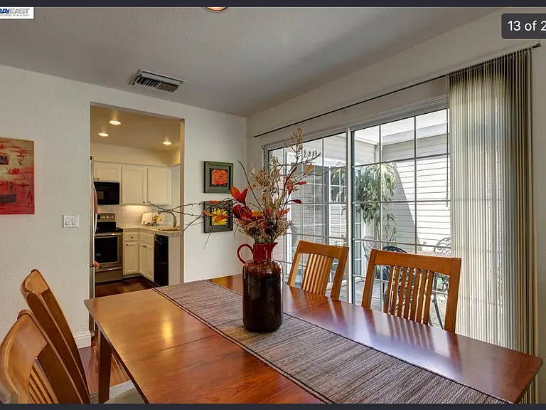 7778 Creekside Dr — Photo 4