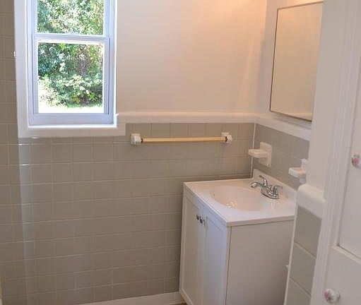 4th image of 10250 Swarthmore Dr