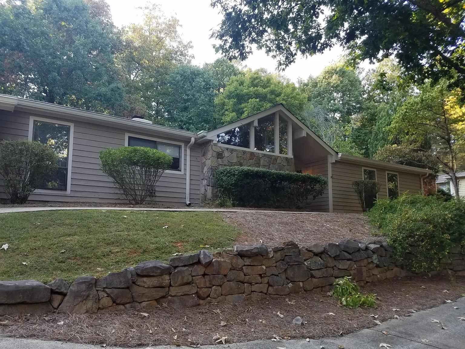 4 bed, 2.5 bath, 2647 sqft, $3,195 — Photo 1
