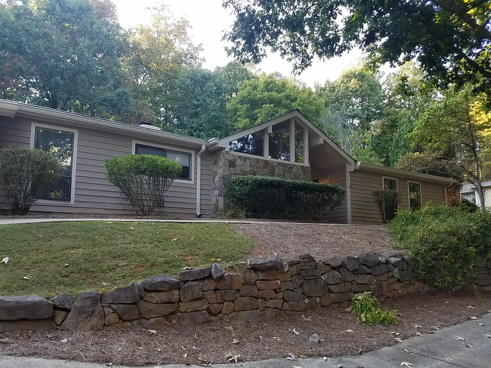 60 Fairway Ridge Dr