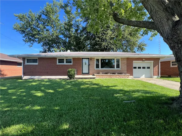 306 E Walnut St, Brookville, OH 45354